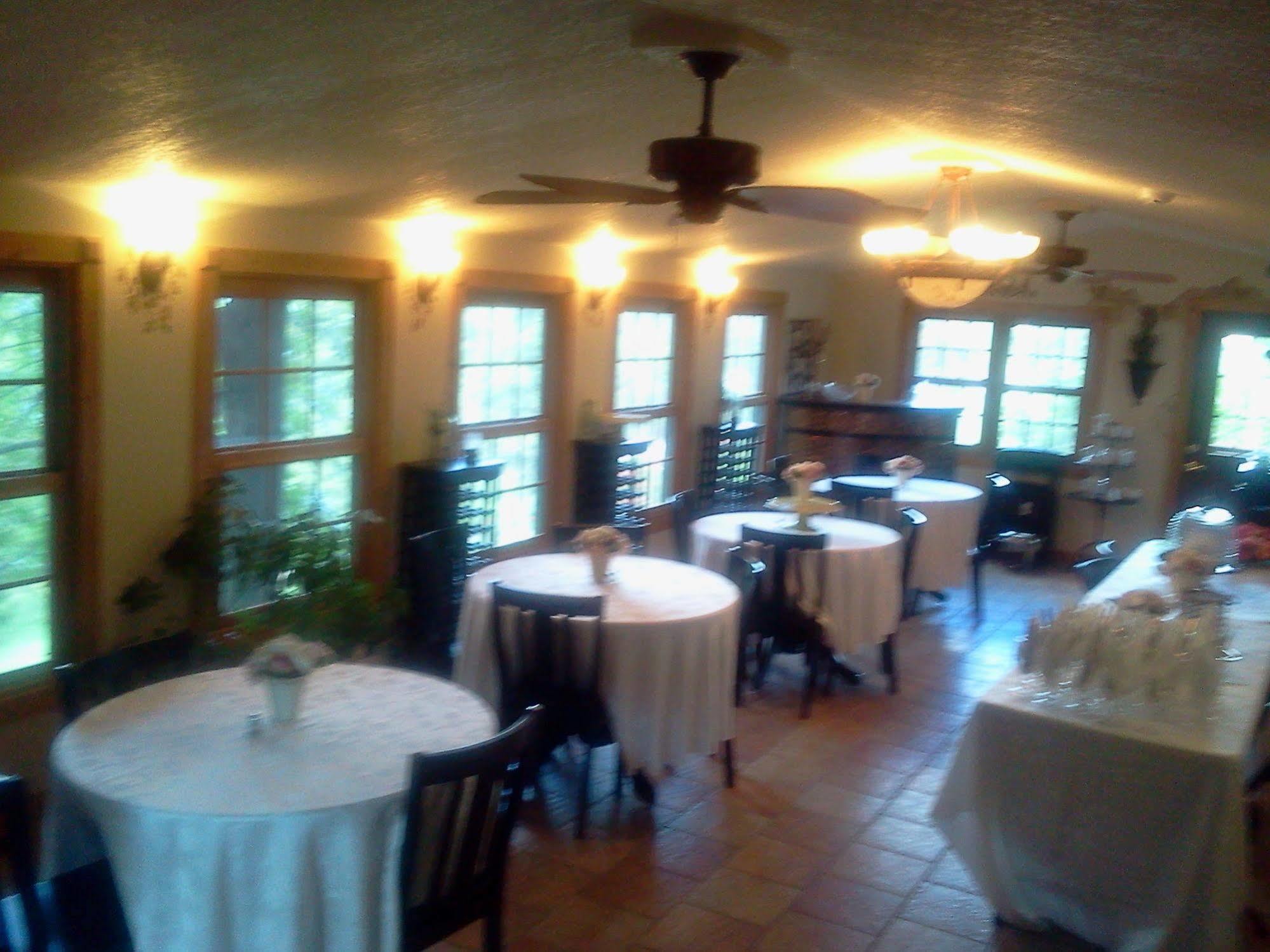 Bear Creek Lodge Cabin Resort Reeds Spring Bagian luar foto