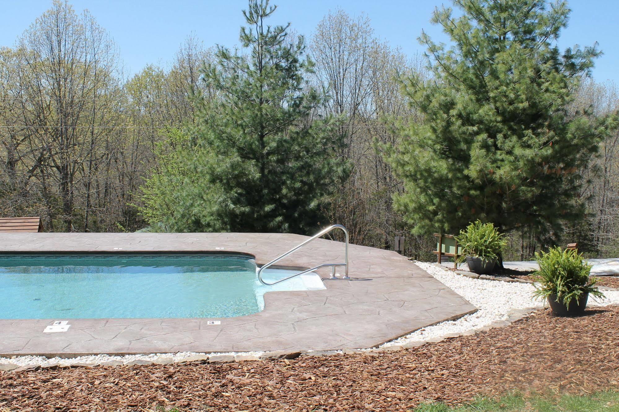 Bear Creek Lodge Cabin Resort Reeds Spring Bagian luar foto